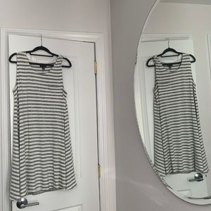 Sleveless Gray & White Summer Dress